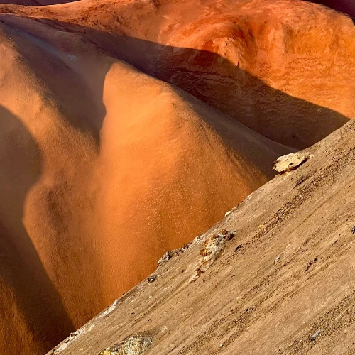 Palcoyo Mountain Red