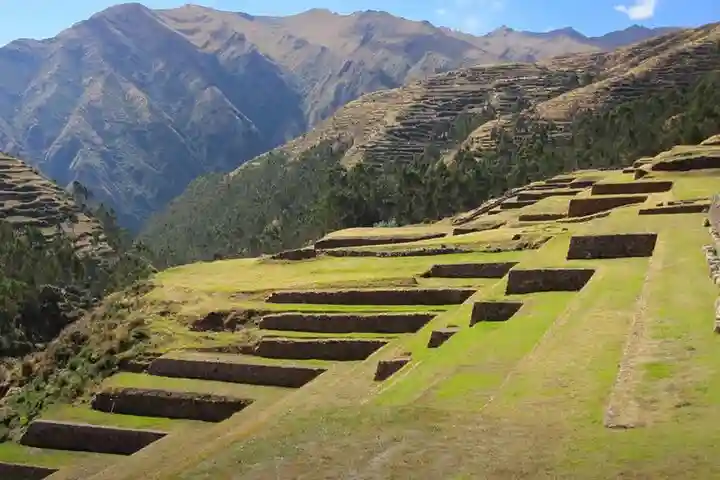 2-Day Sacred Valley (Chinchero) + Machu Picchu Tour from Cusco