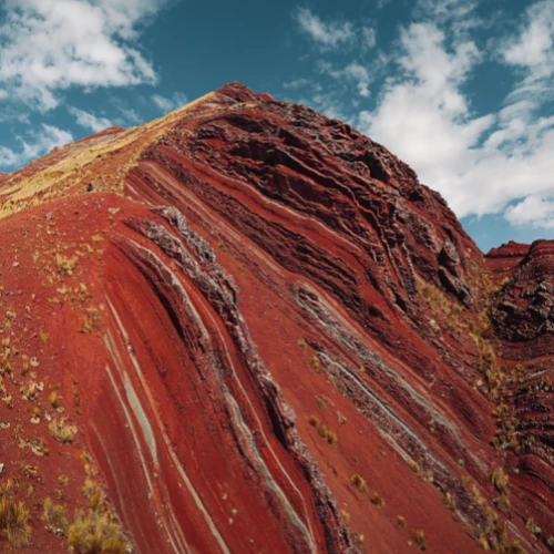 Ascent to the red mountain of Cusco