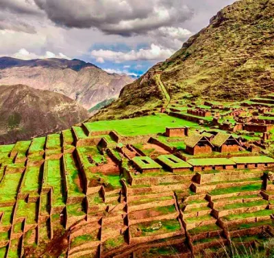 Huchuy Qosqo trek to Machu Picchu 3D/2N. Ruins of the Incas