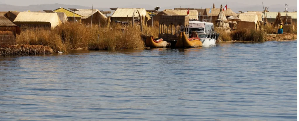 Excursion to Puno Totoras in the southern adventure