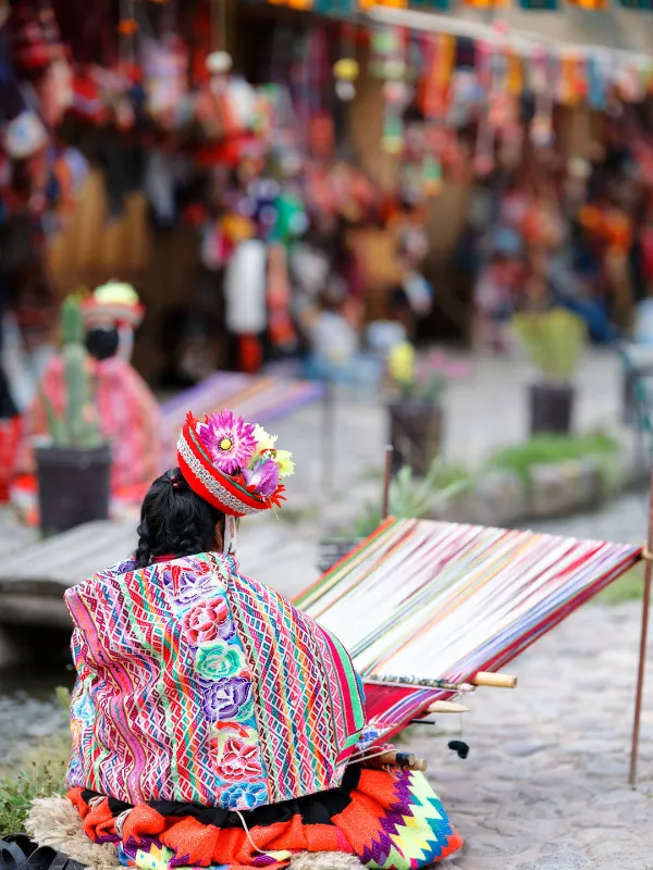 Empowering women and the textile industry in Peru. Private tours.