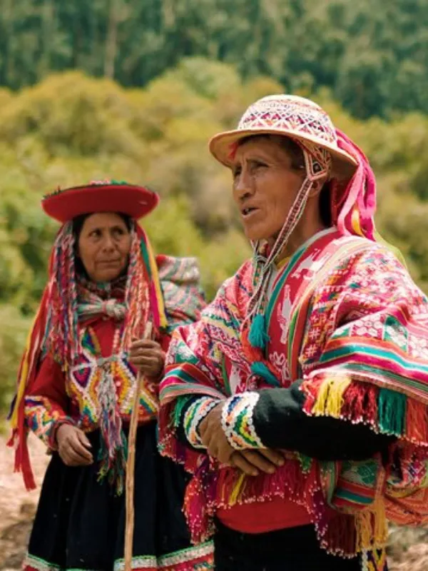 Local team and relationship with surrounding communities in Cusco