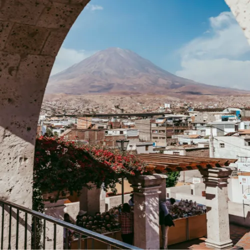 Southern route towards Arequipa, Colca and Lake Titicaca to finally reach Machu Picchu.