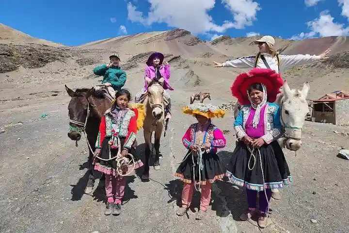 Start of the Rainbow Mountain Hike Start of the Rainbow Mountain Hike
